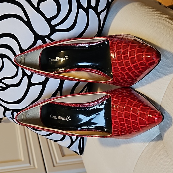 NEW Ladies Red Pumps - Picture 2 of 4